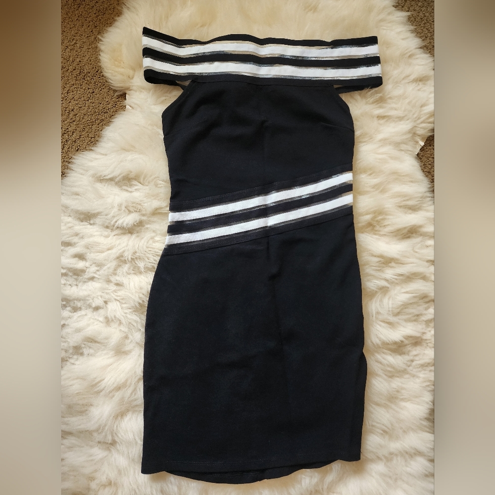 Women Off The Shoulder black asymmetric mini dress, size S, New No Tag